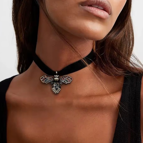 Anthropologie Jewelry - Vintage Bee Black Velvet Choker Necklace